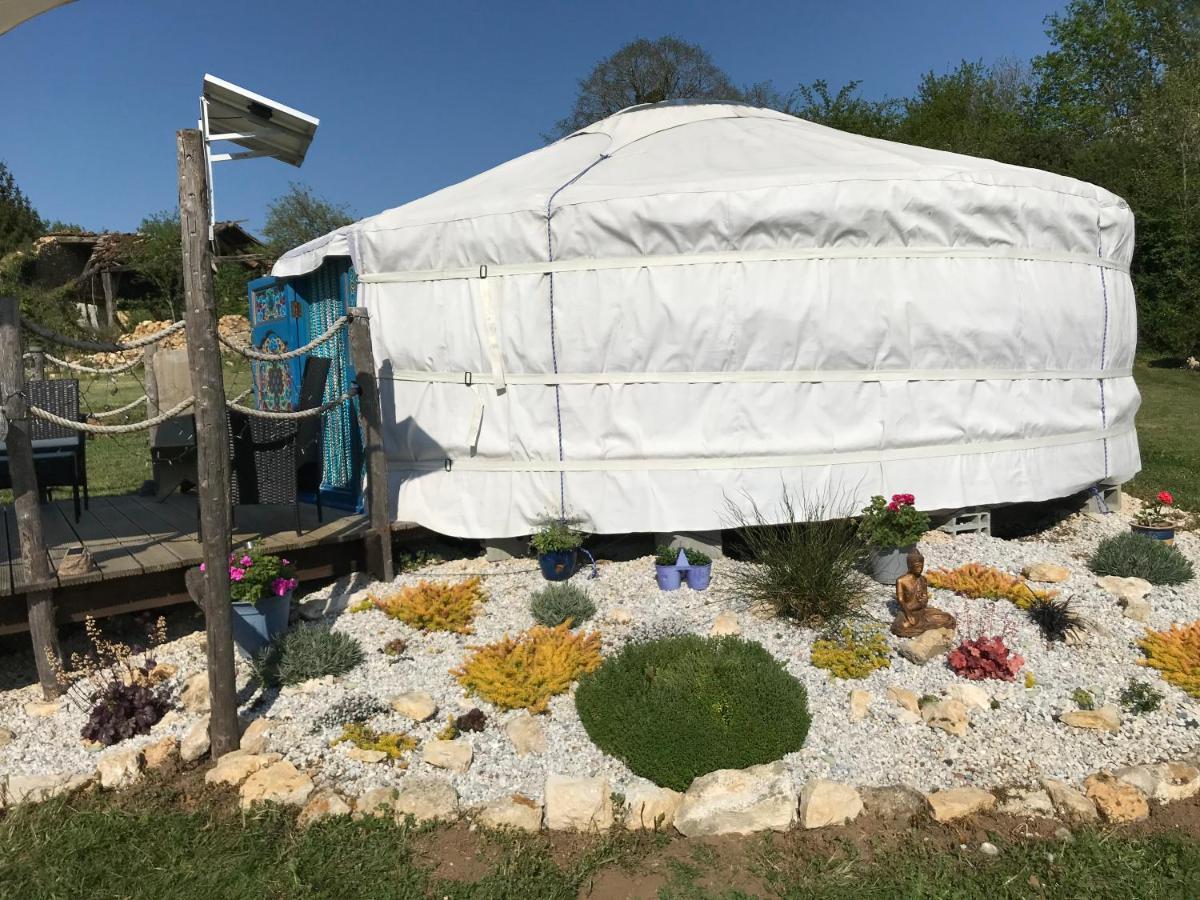 French Fields Luxury Glamping Original Mongolian Yurt Hotell Le-Vieux-Cerier Exteriör bild