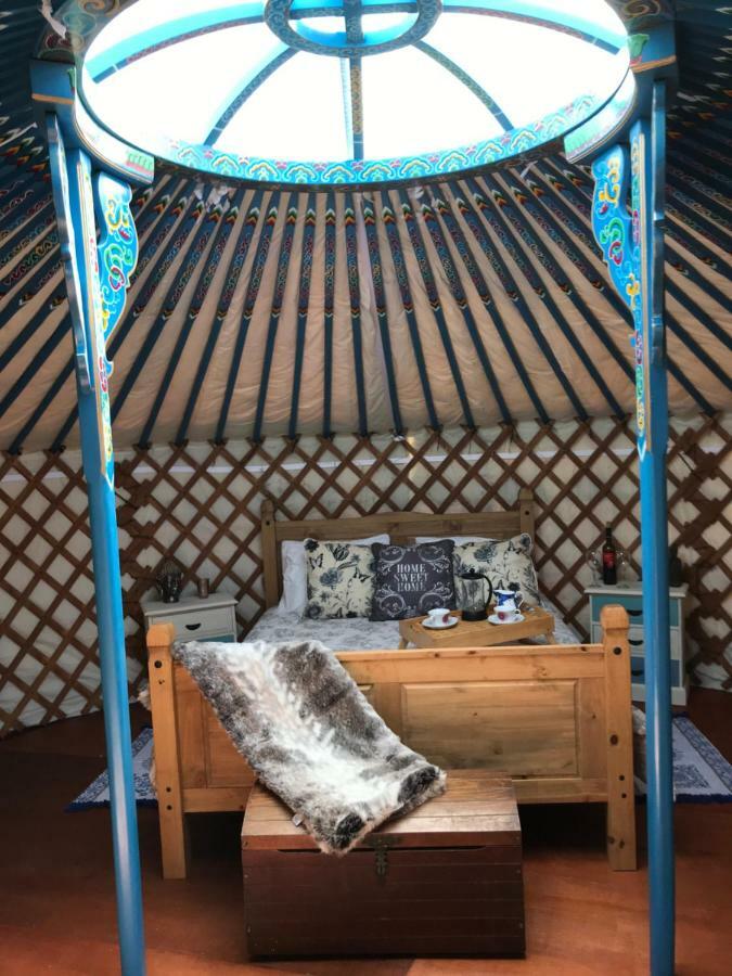 French Fields Luxury Glamping Original Mongolian Yurt Hotell Le-Vieux-Cerier Exteriör bild