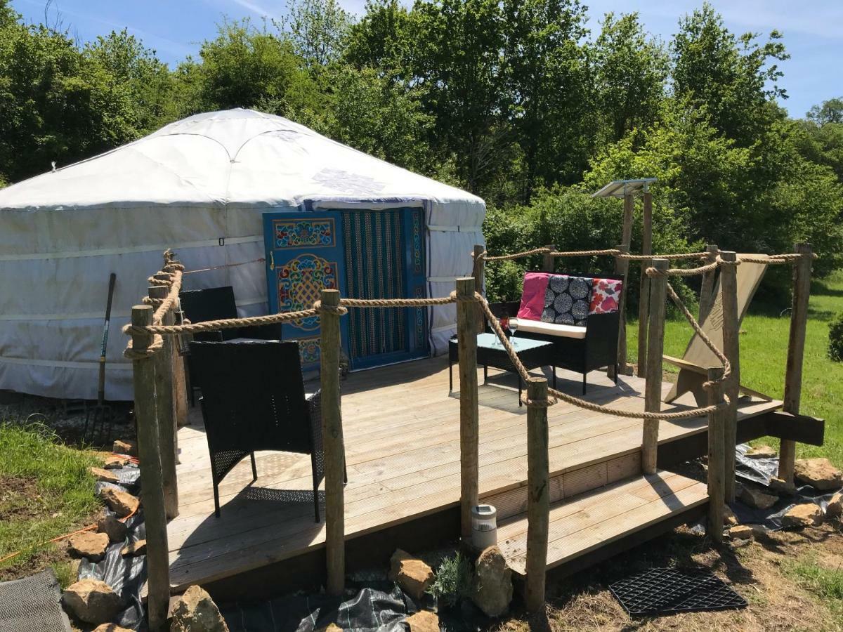 French Fields Luxury Glamping Original Mongolian Yurt Hotell Le-Vieux-Cerier Exteriör bild