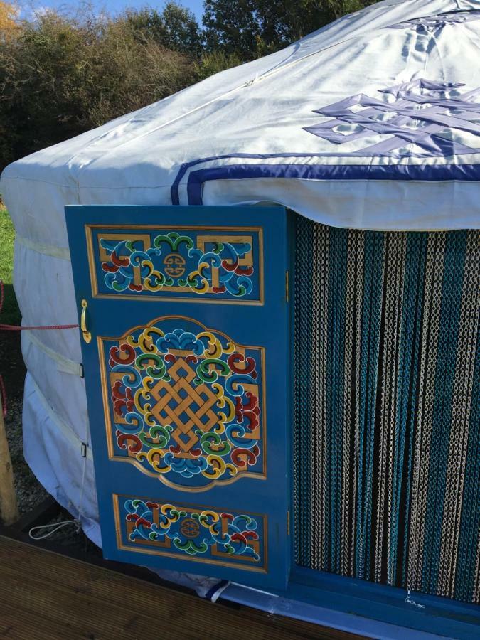 French Fields Luxury Glamping Original Mongolian Yurt Hotell Le-Vieux-Cerier Exteriör bild