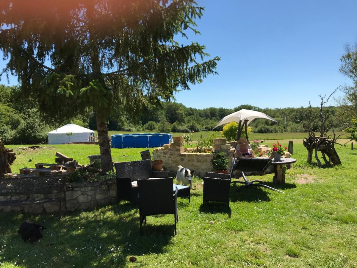 French Fields Luxury Glamping Original Mongolian Yurt Hotell Le-Vieux-Cerier Exteriör bild
